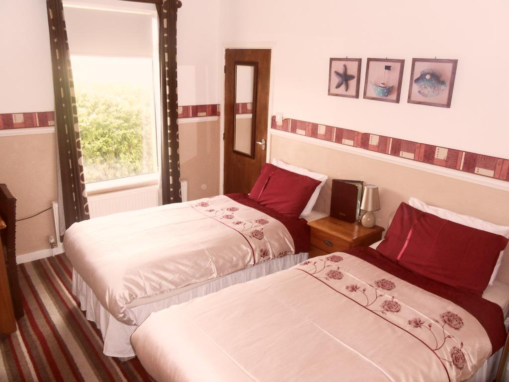 Bryn Mor Beach Hotel Llandwrog Room photo